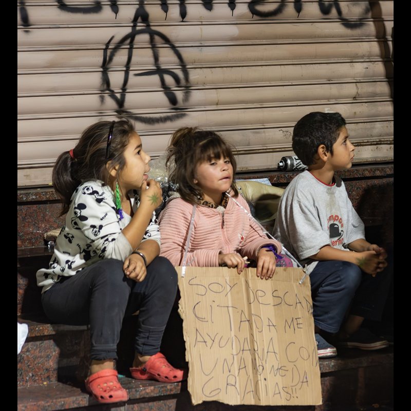 Si hay un niño en la calle
